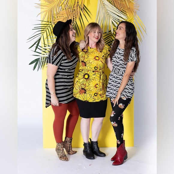 LuLaRoe Mitzi Top - Picture 5 of 6